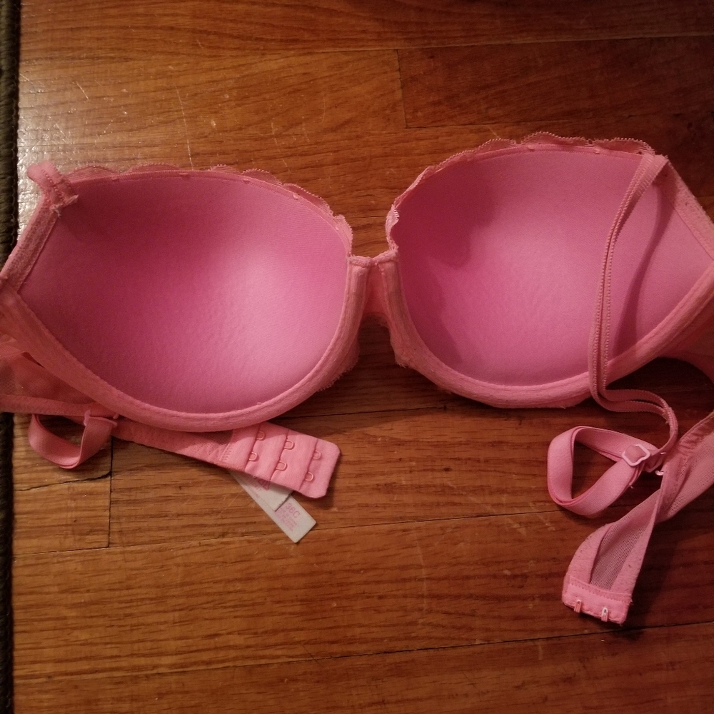 Beautiful Bra - Picture 2 of 4
